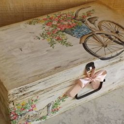 Ящик-органайзер из старого чемодана