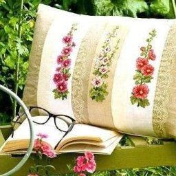 ​Вышитые дорожки из цветов