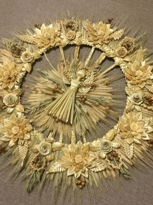 Декор из листьев кукурузных початков