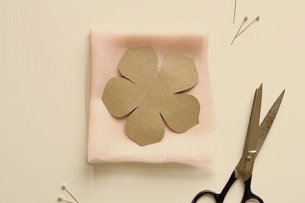 ​Цветок из шифона своими руками: мастер-класс