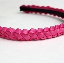 Оплетаем ободок атласной лентой