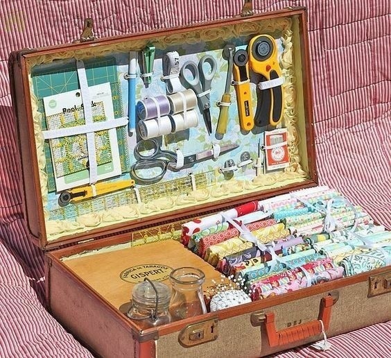 Винтажные коробки для хранения швейных инструментов