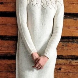 Теплое платье с круглой ажурной кокеткой спицами