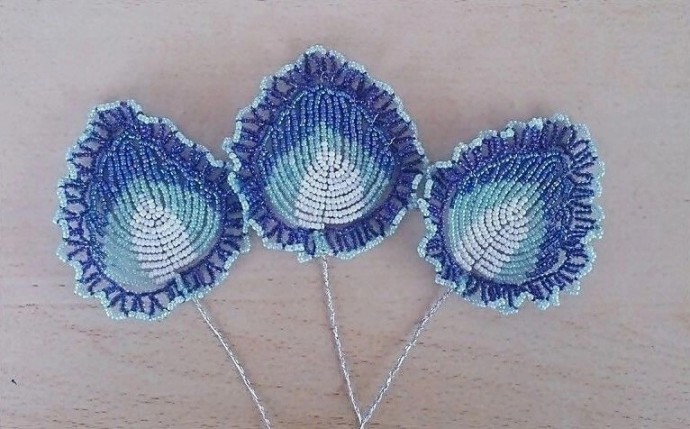 Цветок ириса из бисера