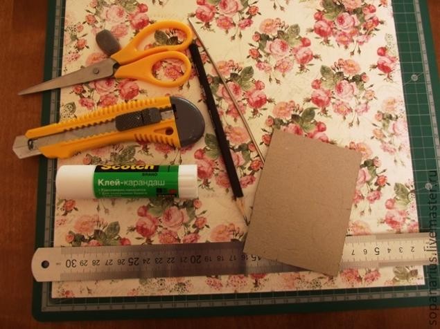 Весенняя цветочная коробочка