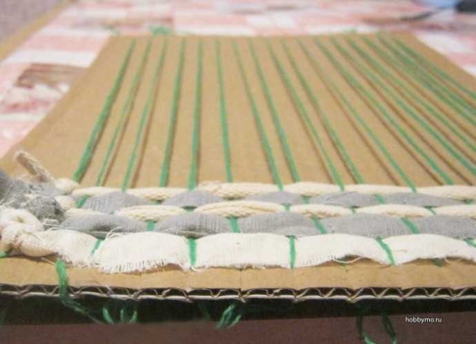 Простой способ плетения ковра из трикотажных лент