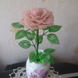 ​Ажурная роза из бисера