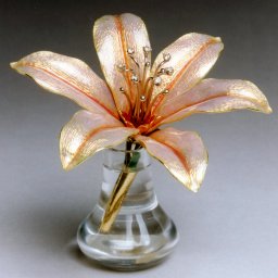 ​Цветы из драгоценных и полудрагоценных камней