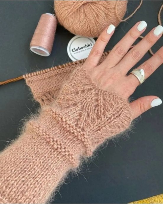 Вязаные митенки