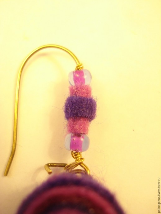 Ассимметричные серьги из фетра