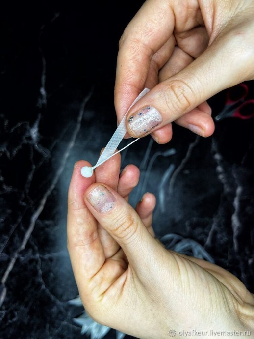 Белая пуансеттия из бархата