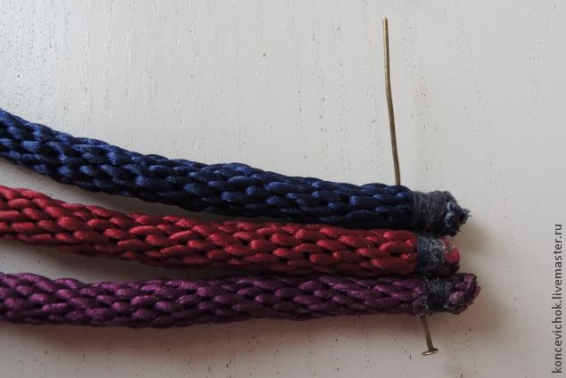 Браслет-коса из шнуров кумихимо