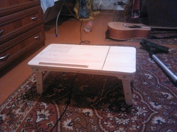 Столик для ноутбука с подъемной крышкой