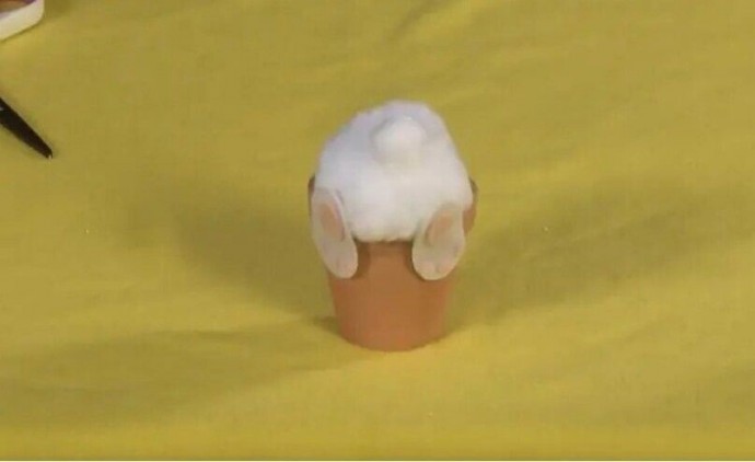 Забавный декор из помпонов