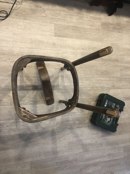 Новая прекрасная жизнь старого стула