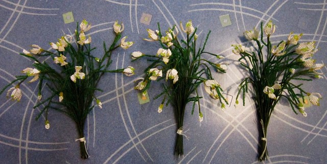 Оригинальные цветы из бисера: мастер-класс