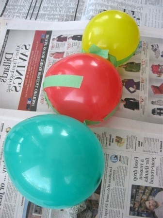 Снеговик из гофрированной бумаги с сюрпризом