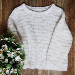 ​Теплый пушистый джемпер спицами