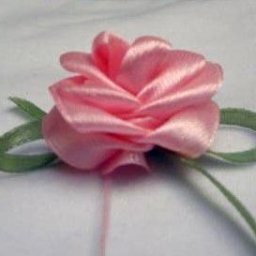 ​Атласная роза на вилке