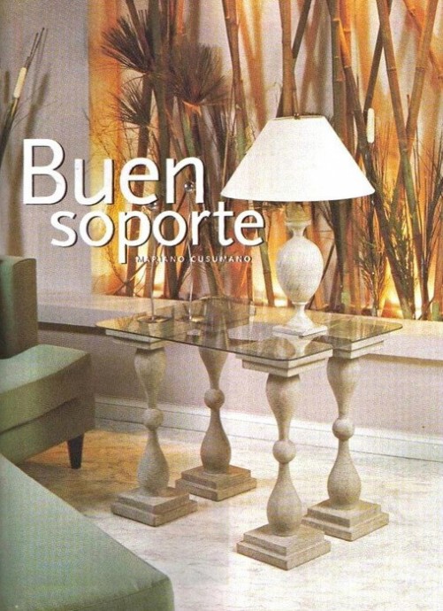 Прозрачный столик из бутылок