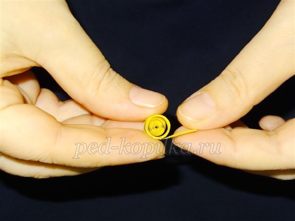 Декоративный ангелочек в технике квиллинга: мастер-класс