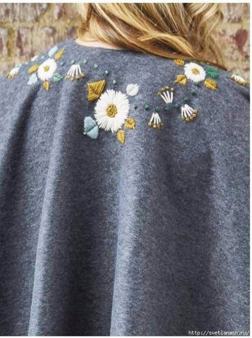 Тёплая женская накидка с вышивкой