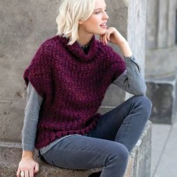 Безрукавка с удлиненной линией плеча