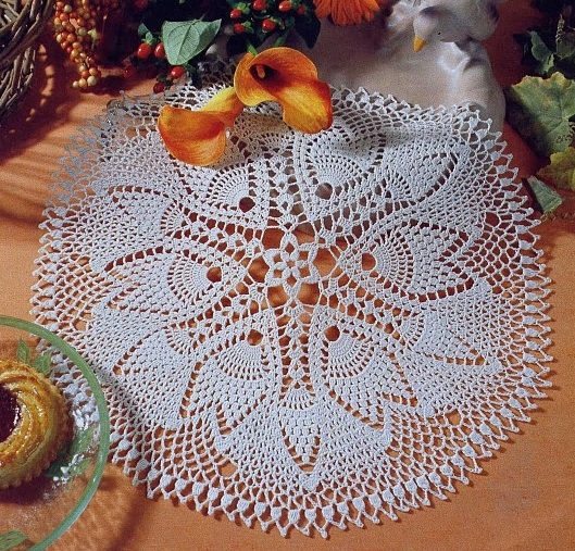Очень красивая салфетка крючком