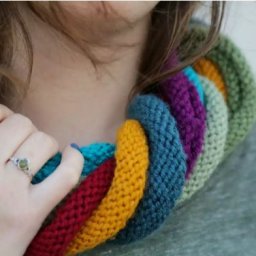 Оригинальный шарф спицами