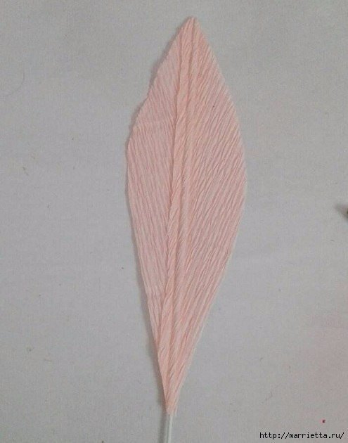 Восхитительная лилия из гофрированной бумаги
