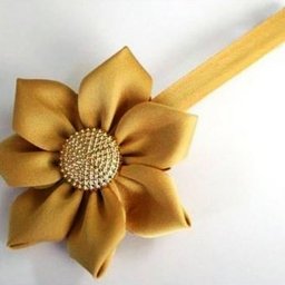 ​Цветочек из лент