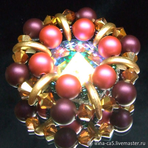 Брошь-кулон из бисера