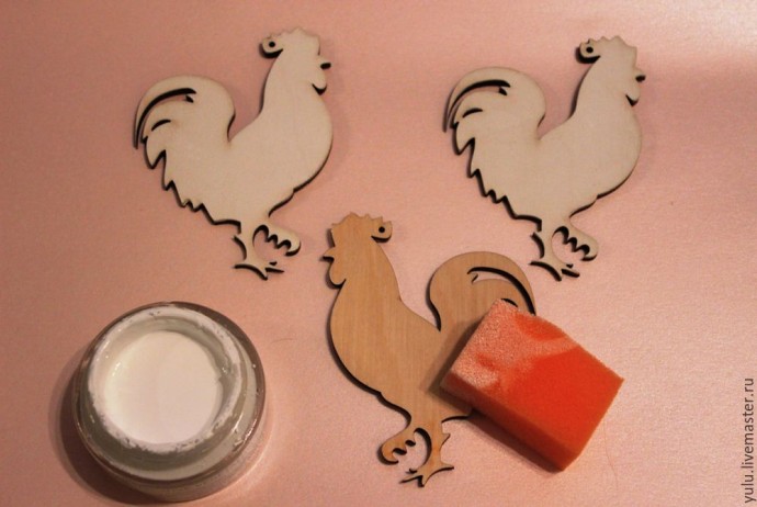 Петушки из фанерных заготовок