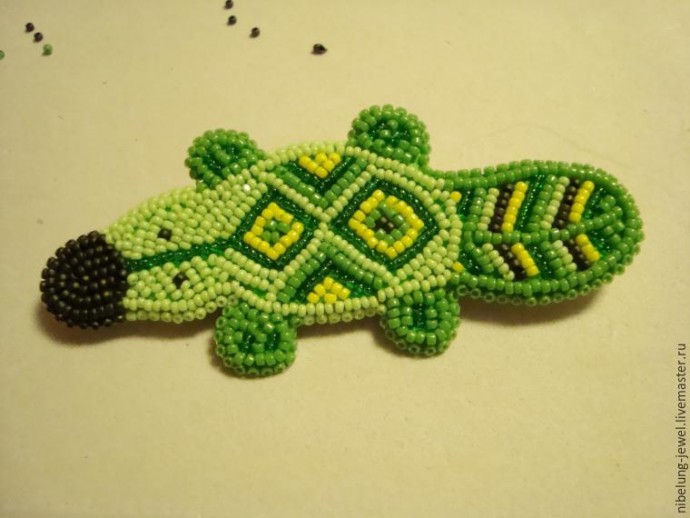 Утконос в этническом стиле