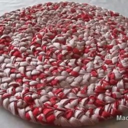 ​Милый коврик из старого покрывала