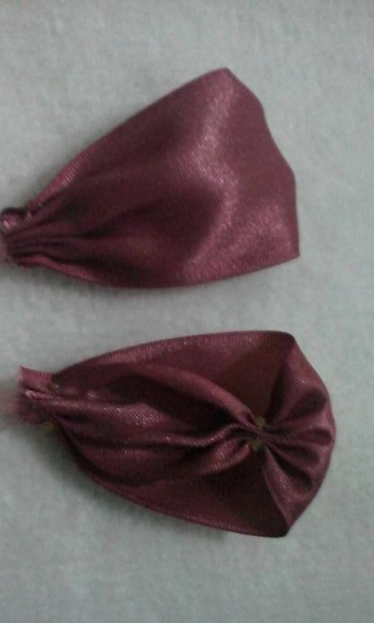 Роскошный цветок из атласной ленты