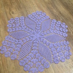 ​Салфетка с нежными узорами