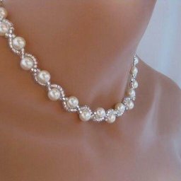 ​Благородное колье из жемчуга и бисера