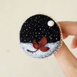 Брошь "Первый снег"