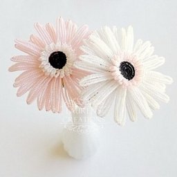 Герберы из бисера