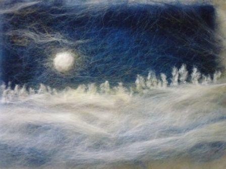 ​Картина из шерсти "Луна над деревней"
