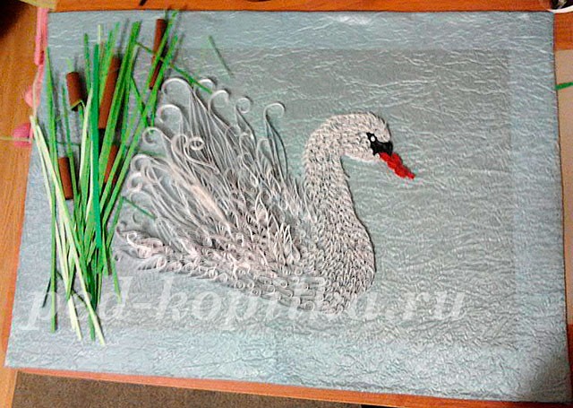 Лебедь в технике квиллинга