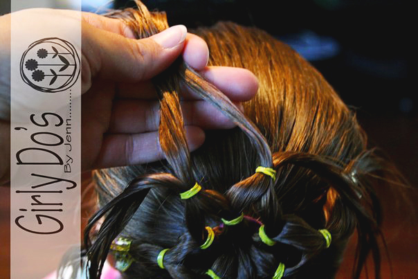 Сложная прическа легким движением руки