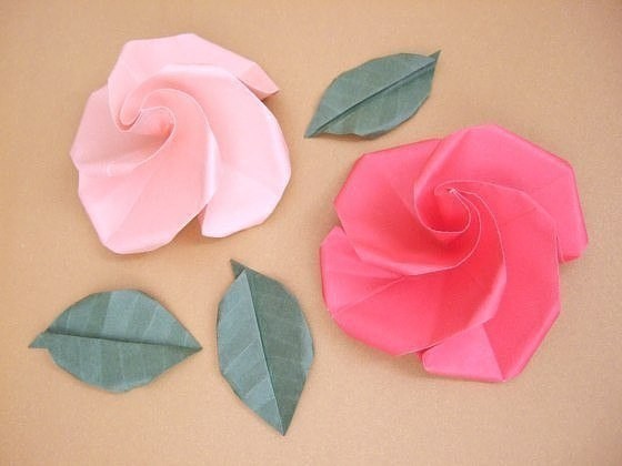 ​Венки из бумажных цветов