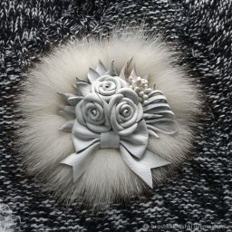 ​Брошь из кожи и меха