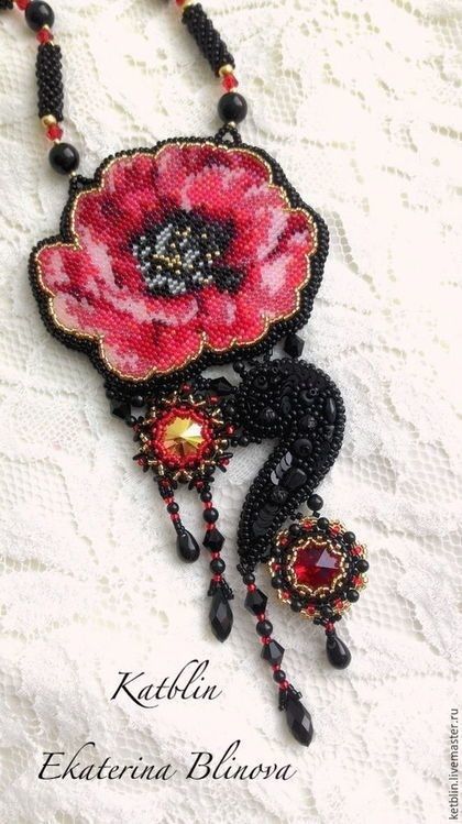 Броские аксессуары с розами