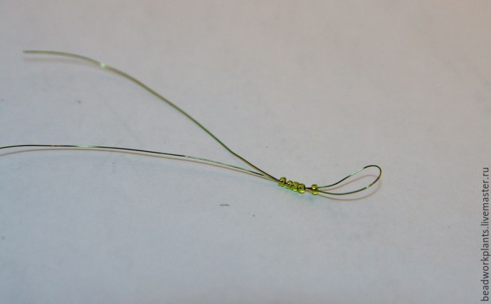 Ветка жимолости из бисера и полимерной глины