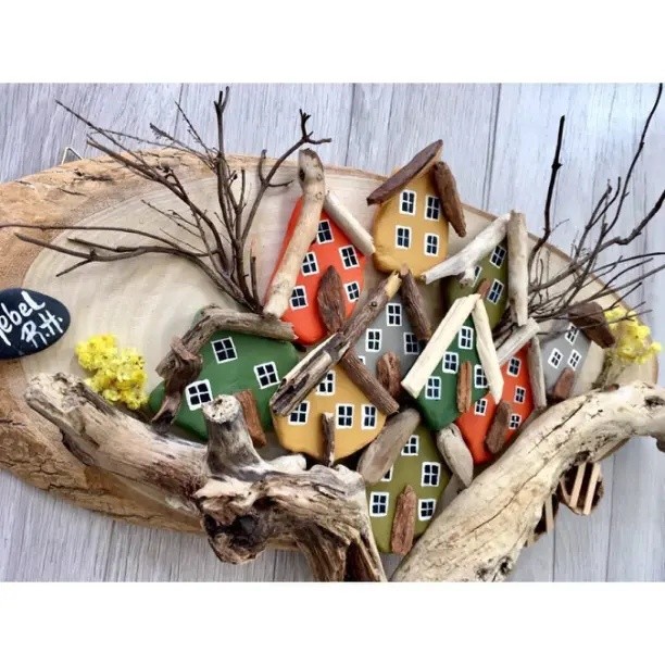 ​Домики из коряг