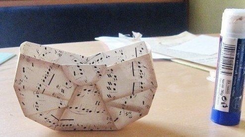 Корзинка из бумаги