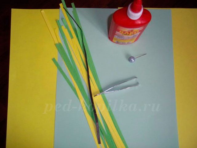 Попугай в технике квиллинга Попугай в технике квиллинга